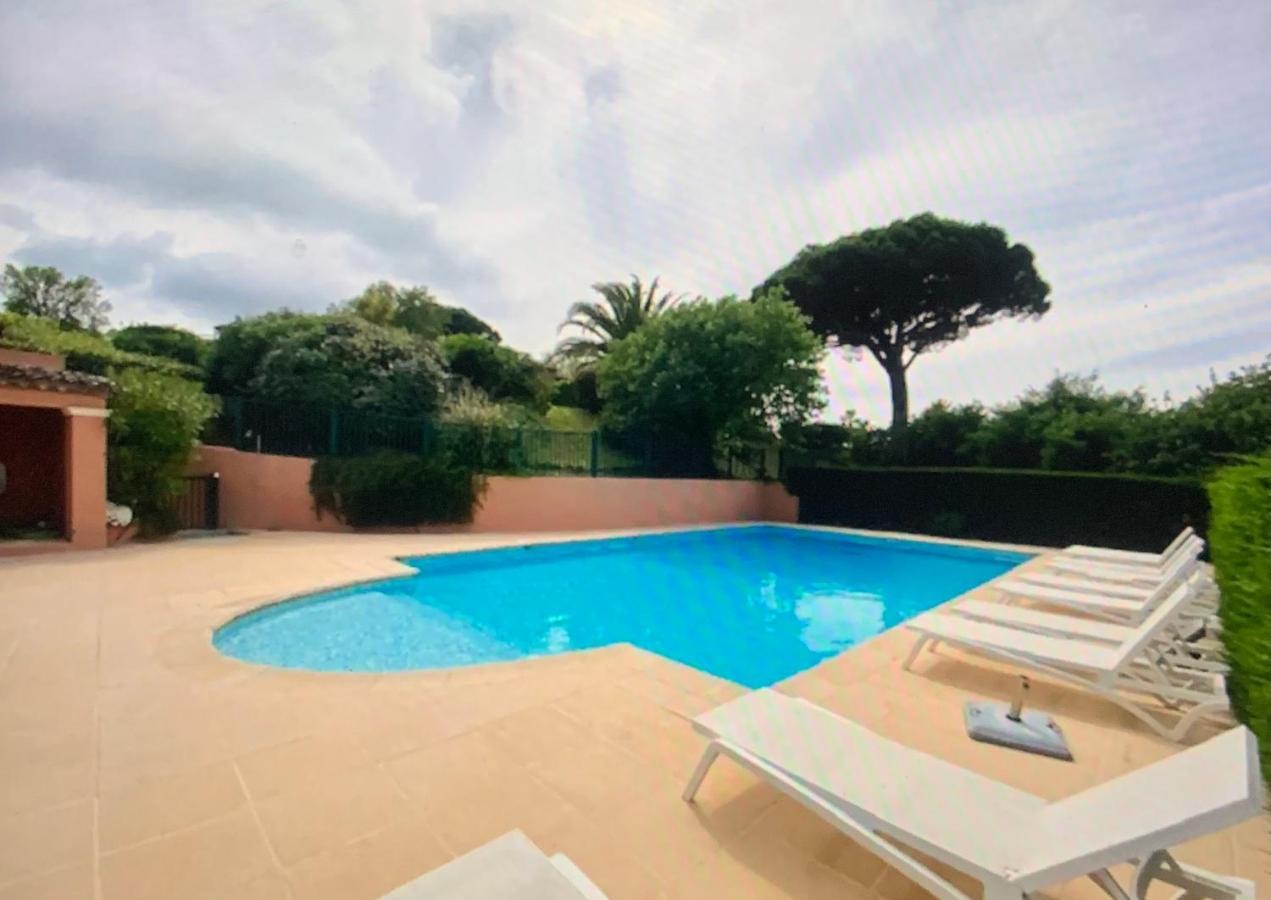 Villa Vue Mer Donnant Sur Le Golfe De St Tropez, 2 Chambres, 6 Pers, Piscine Commune Saint-Tropez Eksteriør billede